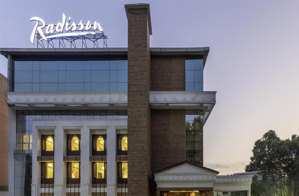 Srinagar Hotel | Radisson Srinagar
