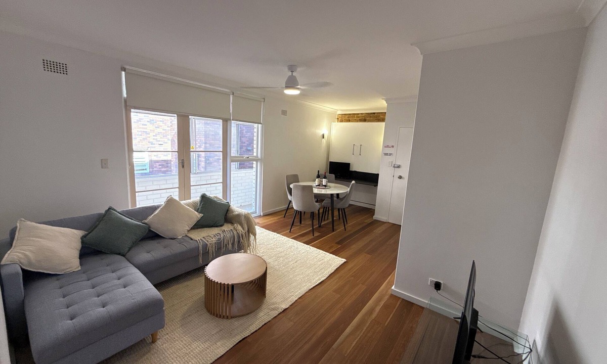 Randwick Apartment | Randwick Luxury 2 Bed Apt & Study Area