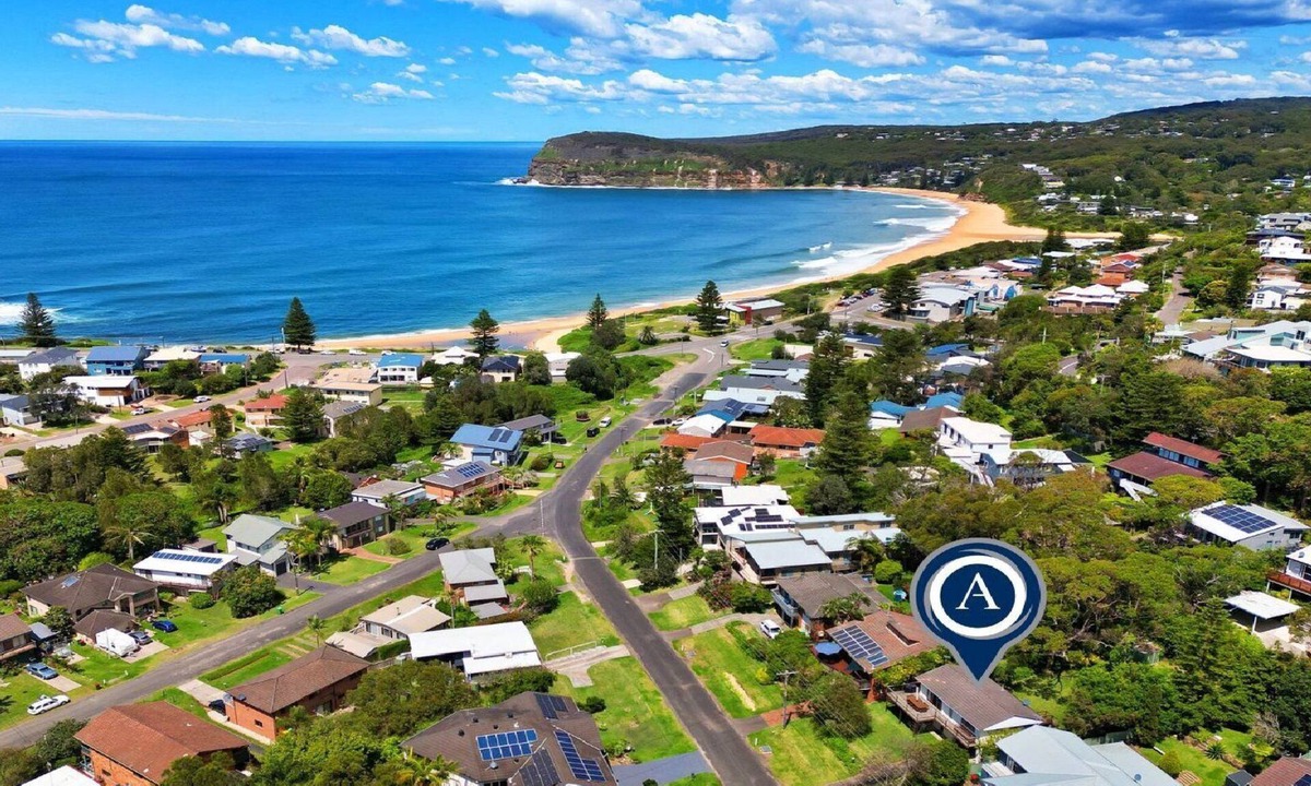 Central Coast House | RED DOOR | Pet friendly | Accom Holidays