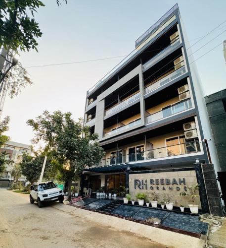 Sector 51 Hotel | Reebah Grande