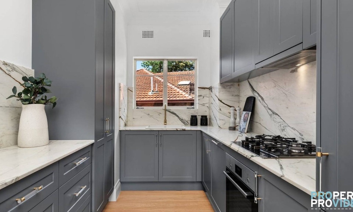 Mosman Apartment | Renovated Apartment Five Minutes to Ferry