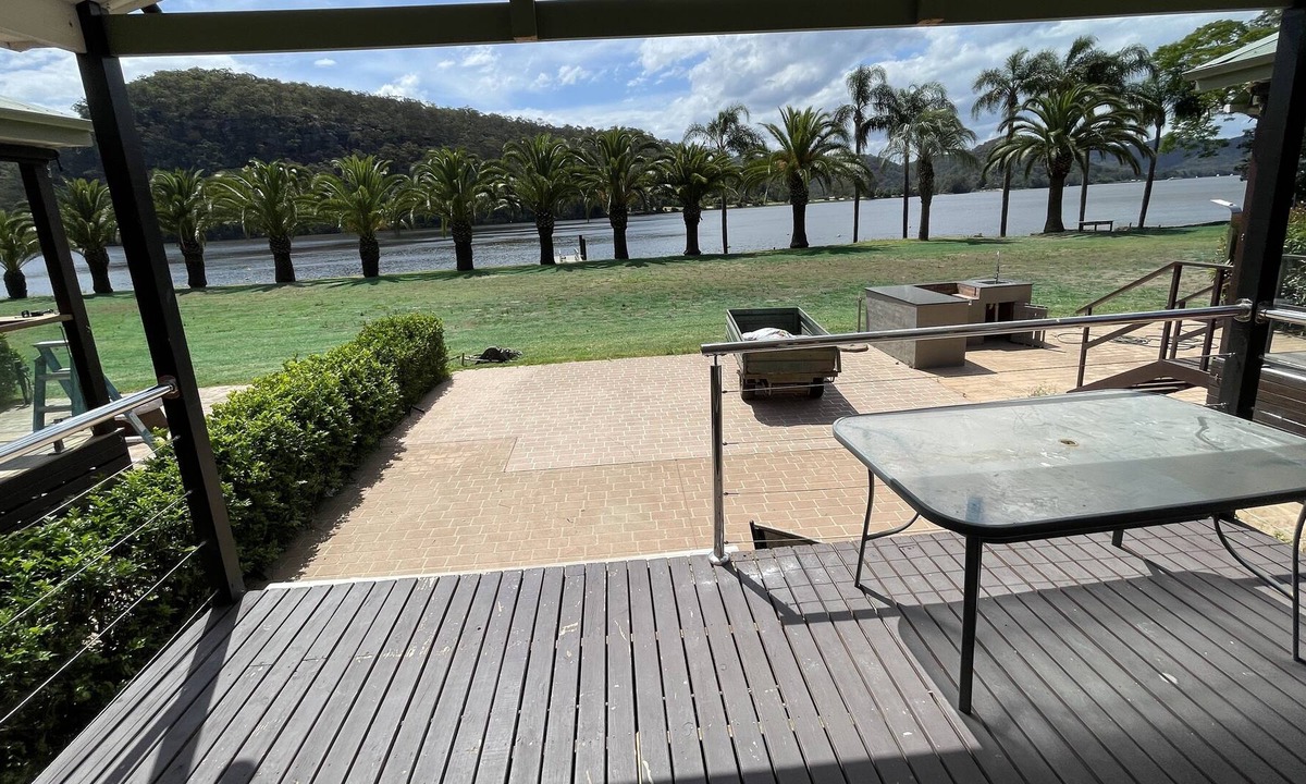 Wisemans Ferry Cabin | Riverfront Cabin at Wisemans Ferry On the Hawkesbury River
