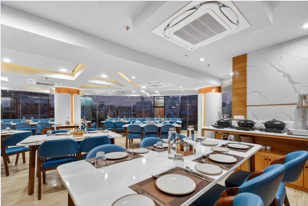 Vadodara Hotel | Rooms To Go - Indian Guest only