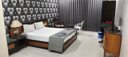 Olpad Hotel | Royal Palace Hotel Surat Velanja