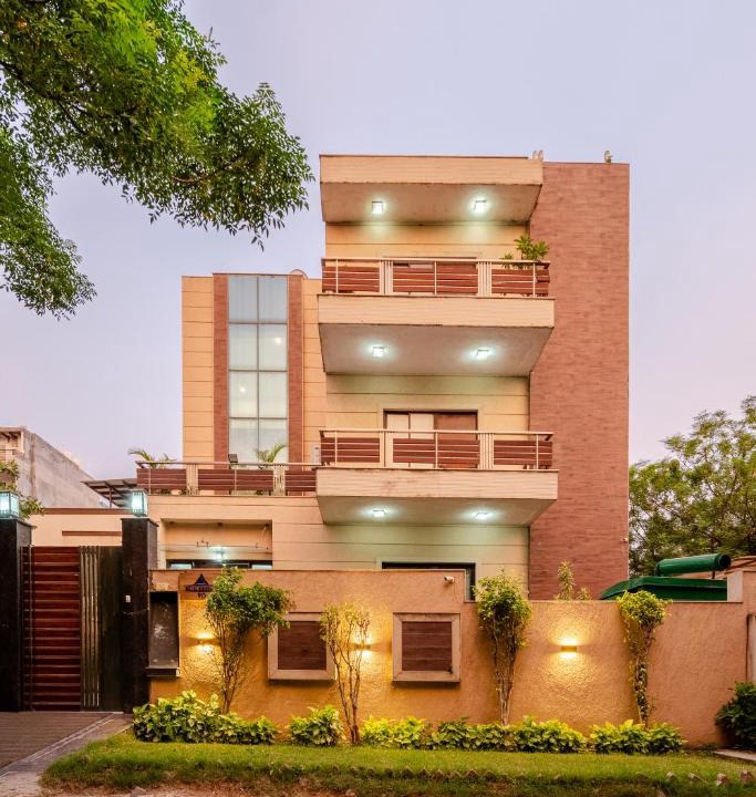 Gurugram Hotel | Royal Residence 90