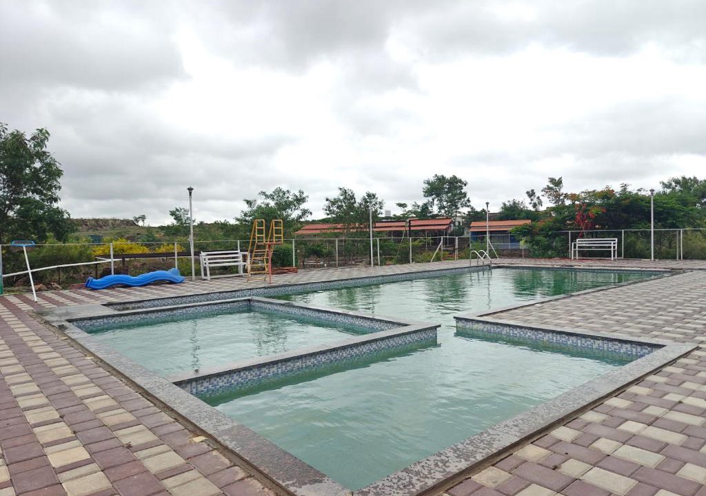 Sangli Hotel | Royal Villa Resort