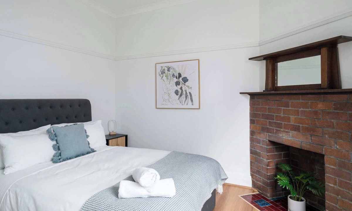 Rozelle House | Rozelle Retreat by the Bay Run
