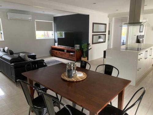 Anna Bay House | Ruby Tuesday - Little Beach House