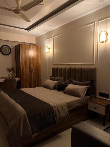 Gopalbari Apartment | Saanjh 1212 Appartment with City View Balcony