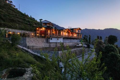 Tehri Range Villa | SaffronStays The Rhodoville Villa