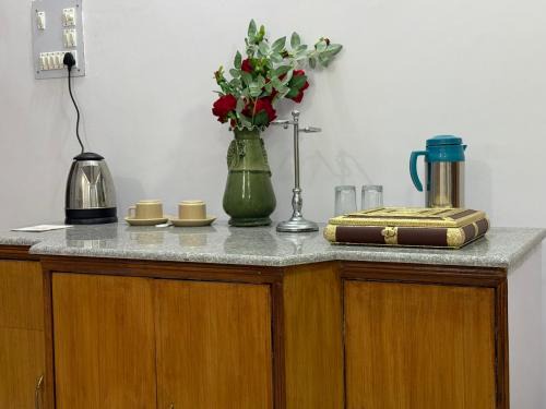 Gomti Nagar House | Sanjeev & Jyotsnas Guest House