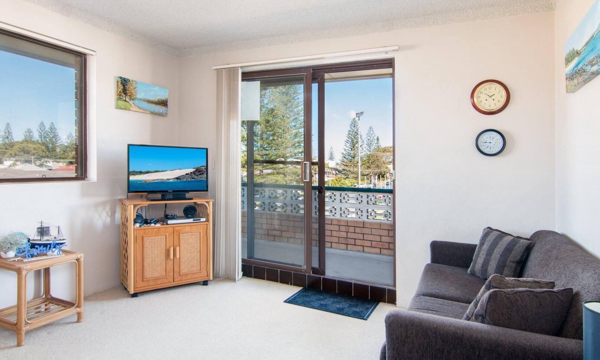 Tuncurry Apartment | Seabreeze 4 - Opposite Tuncurry Bowling Club!