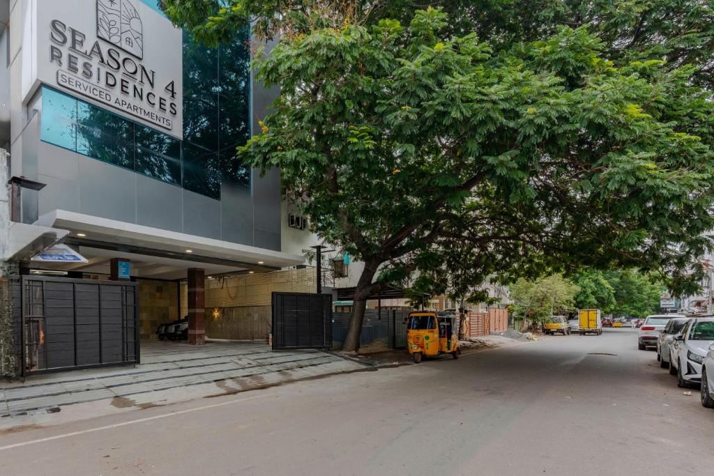 Central Chennai Hotel | Season 4 Residences -T Nagar, Near US Biometrics , Valuvarkottam, Sooriya Hospital Kodambakkam High Road,Mahalingapuram