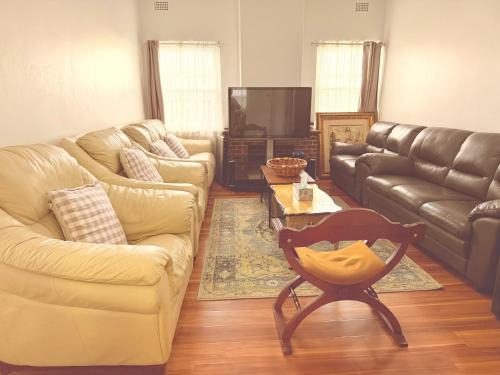 Kingsgrove House | Shipradi Homes - Prime location near shops & eatery