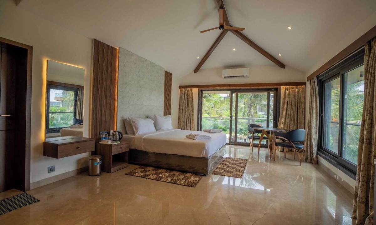Injambakkam Hotel | Shoreland Leisure Stays