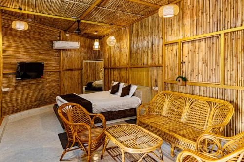 Maheshwar Hotel | Shri Hari Bamboo Vihar