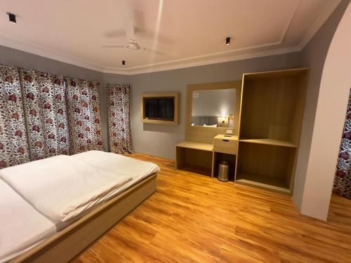 Srinagar House | Silk Route