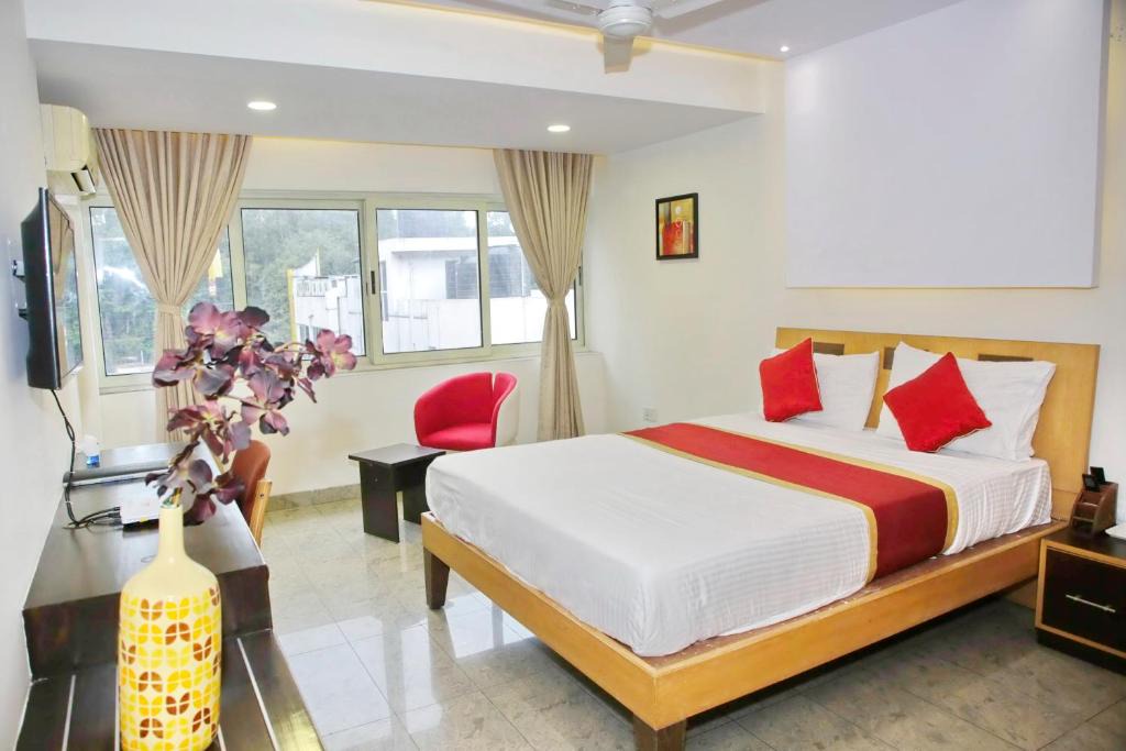Shanthala Nagar Apartment | SmartStay Luxury 3BHK Apt-M G Road area