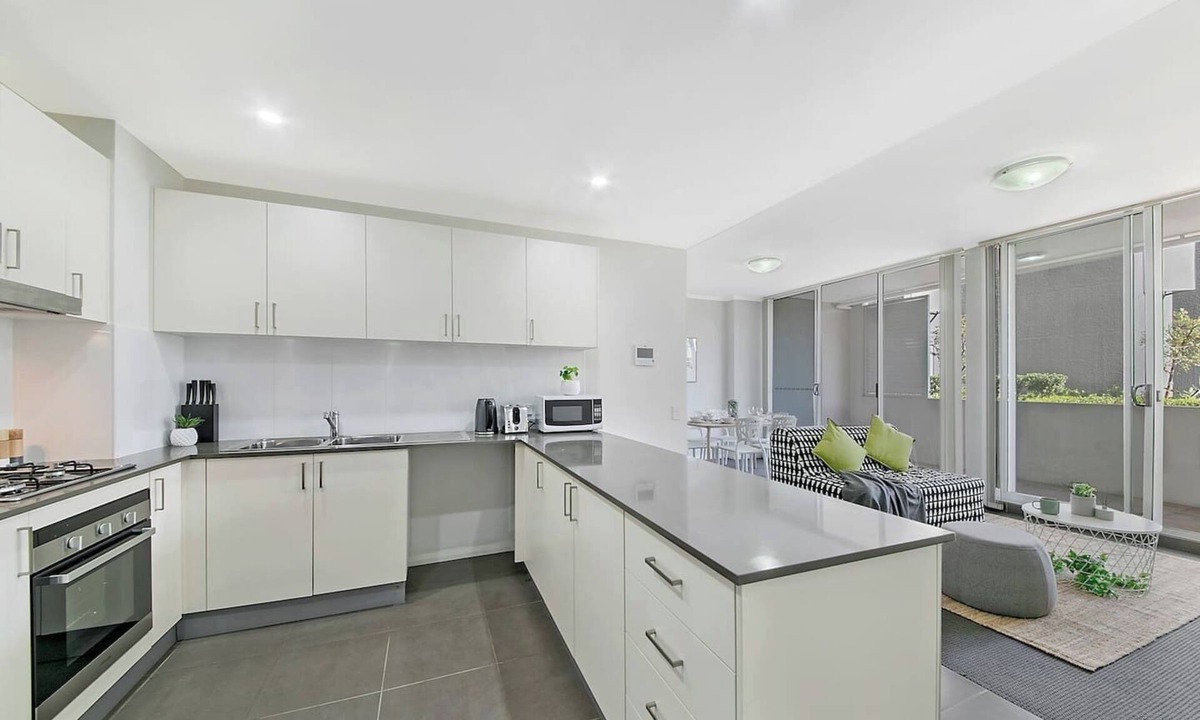 Warwick Farm Apartment | Southwest Liverpool Area 3 Beds & Parking Nwf003