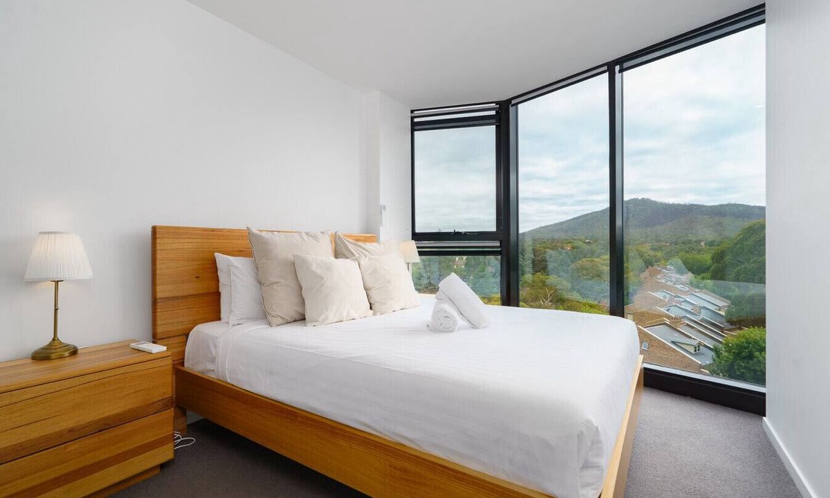Reid Apartment | Spacious 3BR Apartment in the Heart of the City