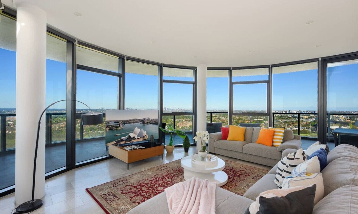 Sydney Olympic Park Apartment | Spacious 4BR at Sydney Olympic Park with Best View