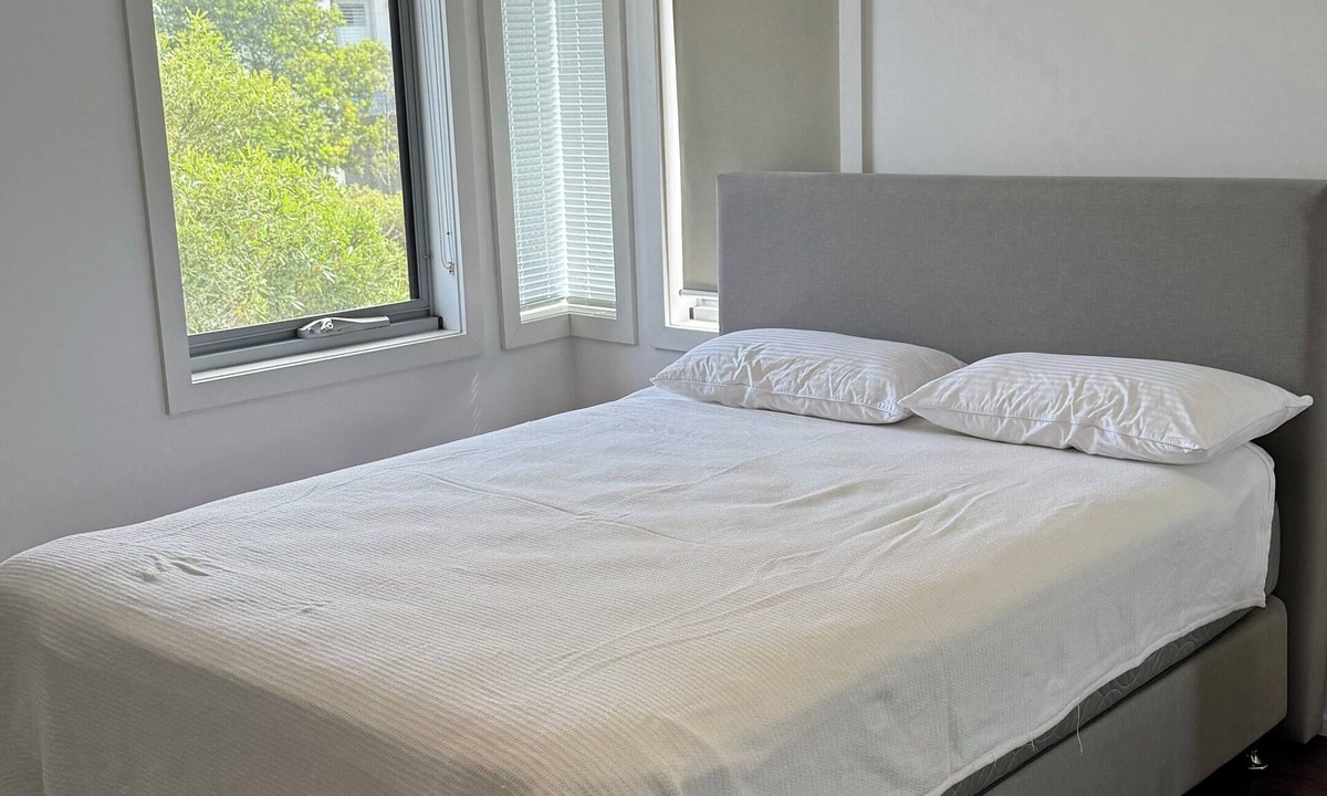 South Coogee House | Spacious 4-bedroom home South Coogee - easy access to beaches, parks, airport