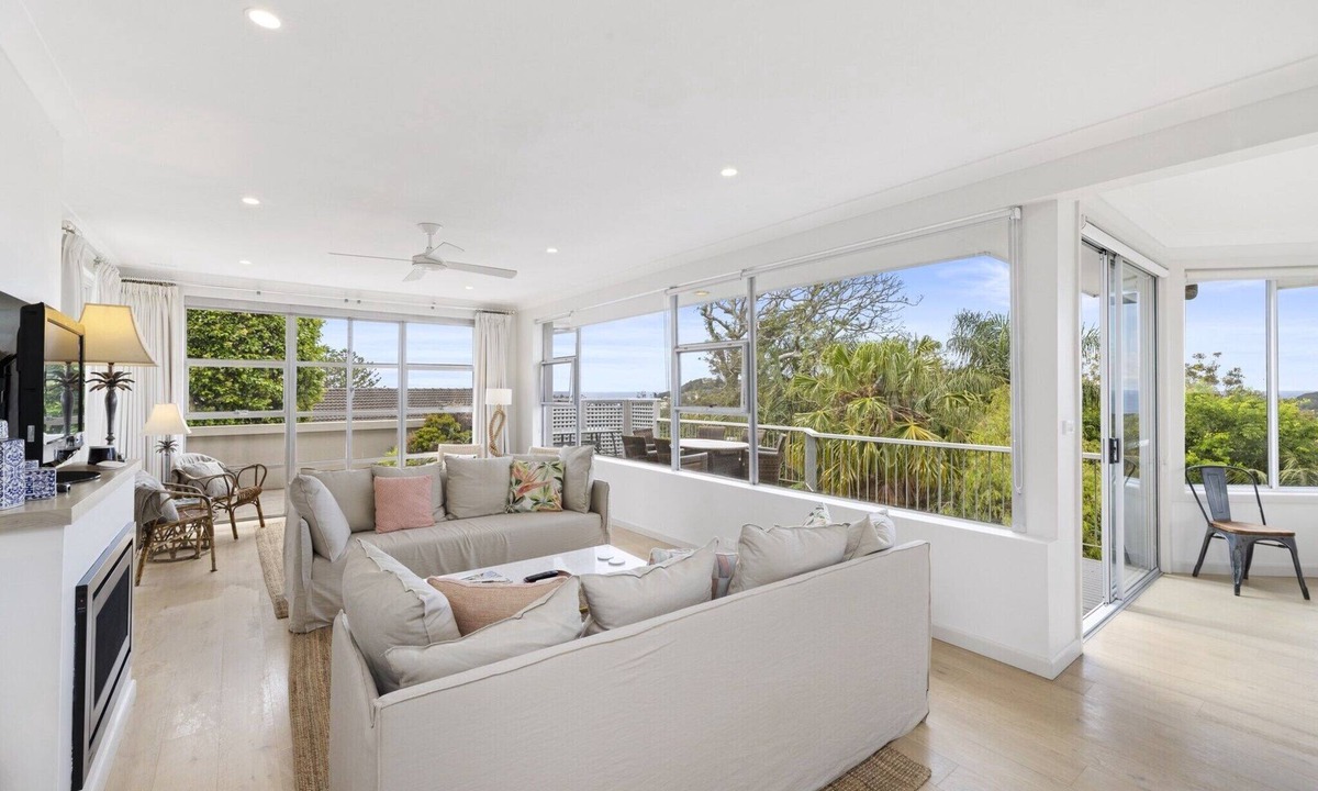 Whale Beach Apartment | Spacious 5-Bed Beach House with Ocean View