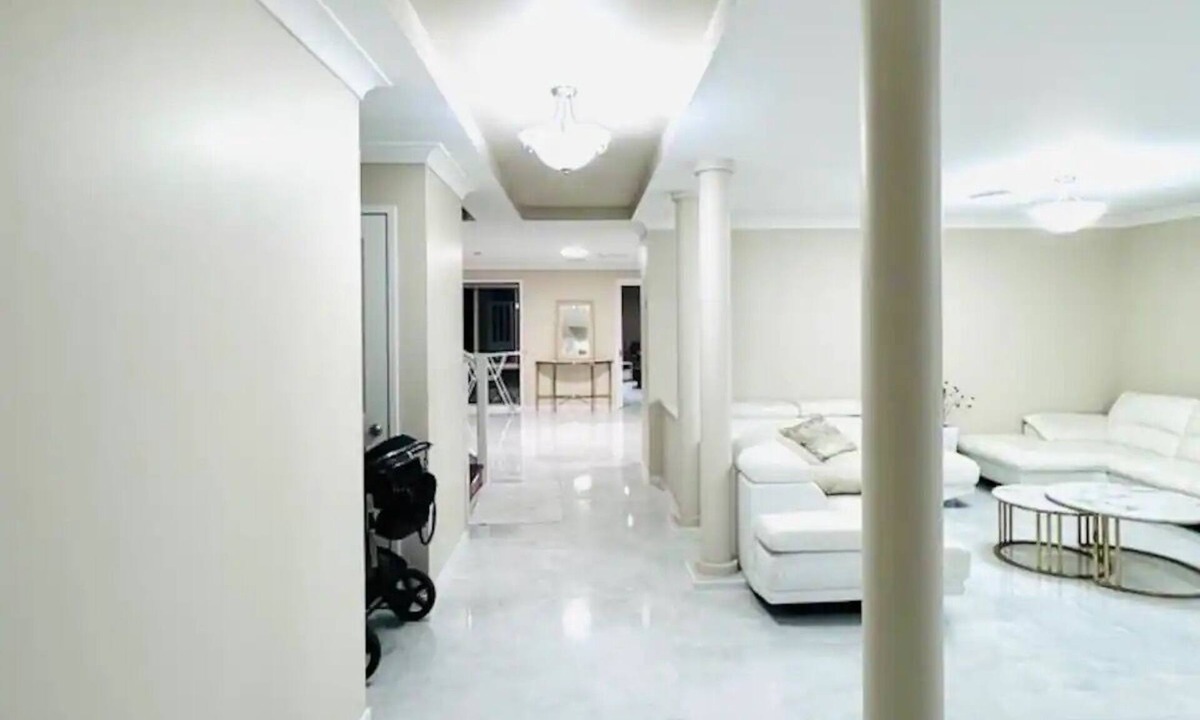 Beaumont Hills House | Spacious 5 BR, 3 Bath R, 2 Big Lounge, Big Balcony