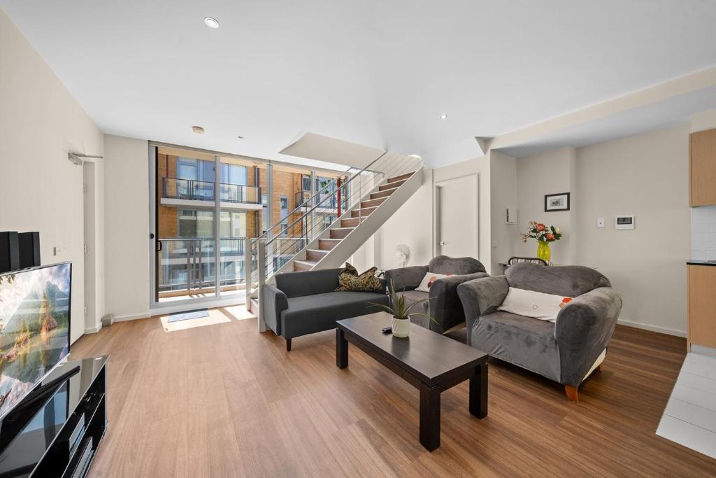 City West Apartment | Spacious Apartment with Gym & Pool Access