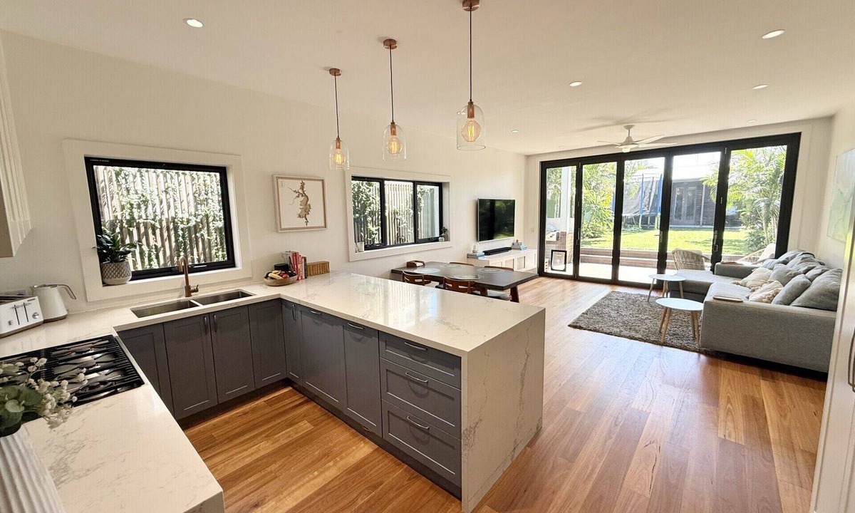 Matraville House | Spacious Family Home by the Park | Home Office | Pet-Friendly | Close to Beaches