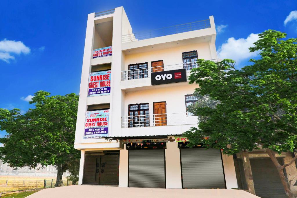 Bara Banki Hotel | SPOT ON by OYO Hotel Aarya Inn