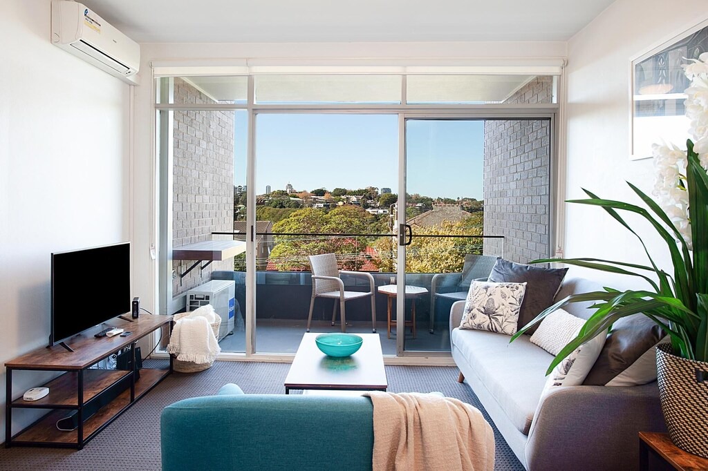 Annandale Apartment | Sprawling City Views and Balcony in Cosy Apartment