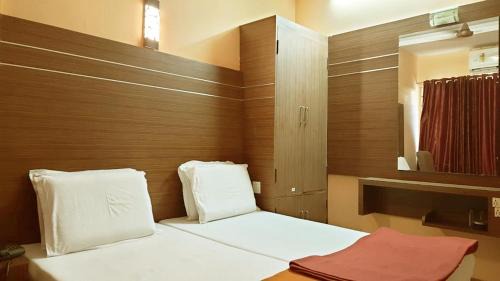 Dabagardens Hotel | Sree Rama Lodge