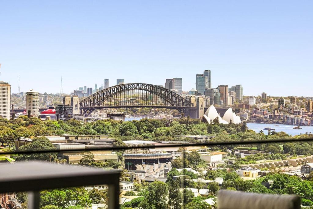 Darlinghurst Apartment | Stylish Double Storey Apt and Harbour Bridge Views