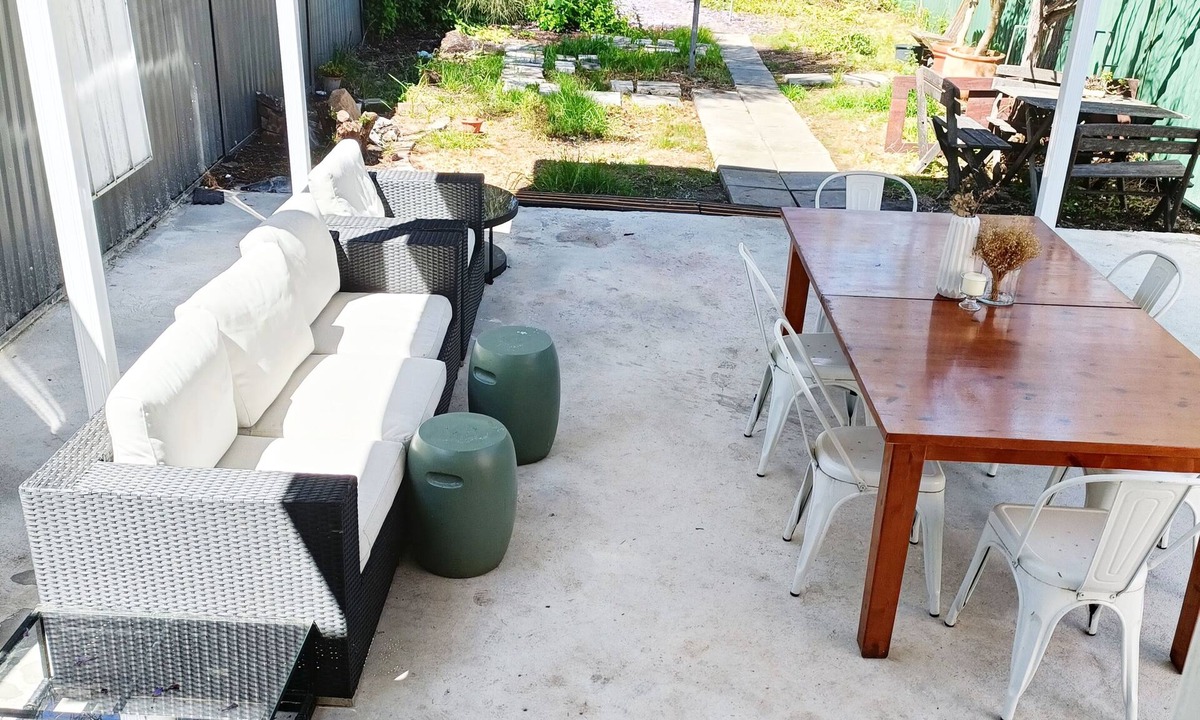 Marrickville House | Stylish Queen Room 1 Min Walk to Station + 60' TV