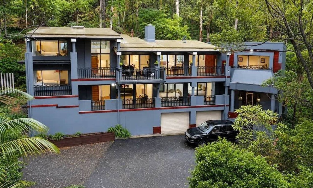 Saratoga House | Stylish Saratoga House with Garden & BBQ