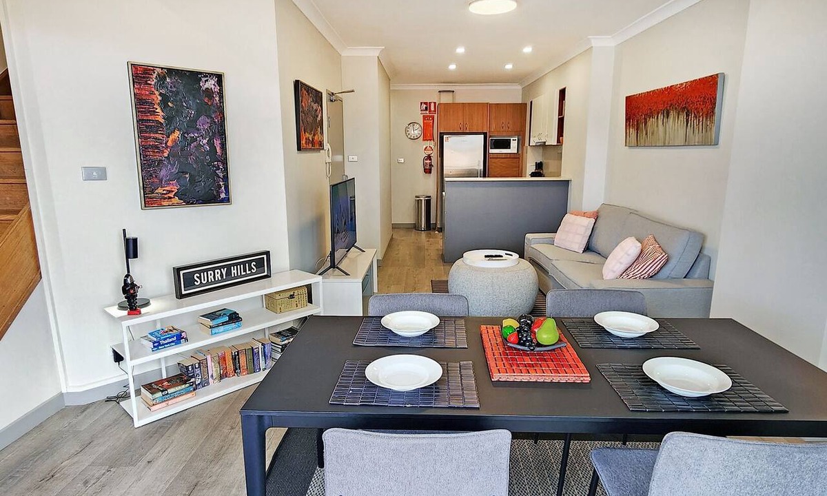 Surry Hills Apartment | Stylish Split-Level Penthouse Loft + Parking
