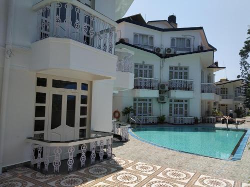 Candolim Resort | Sunset Beach Resort