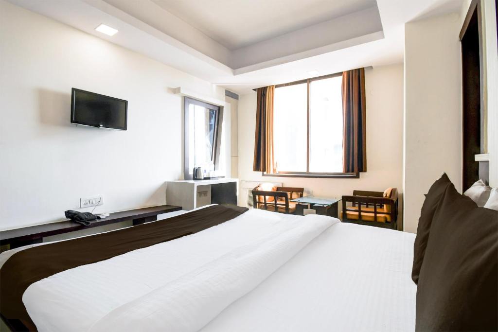 Ranchi Hotel | Super Hotel O Park Street Inn