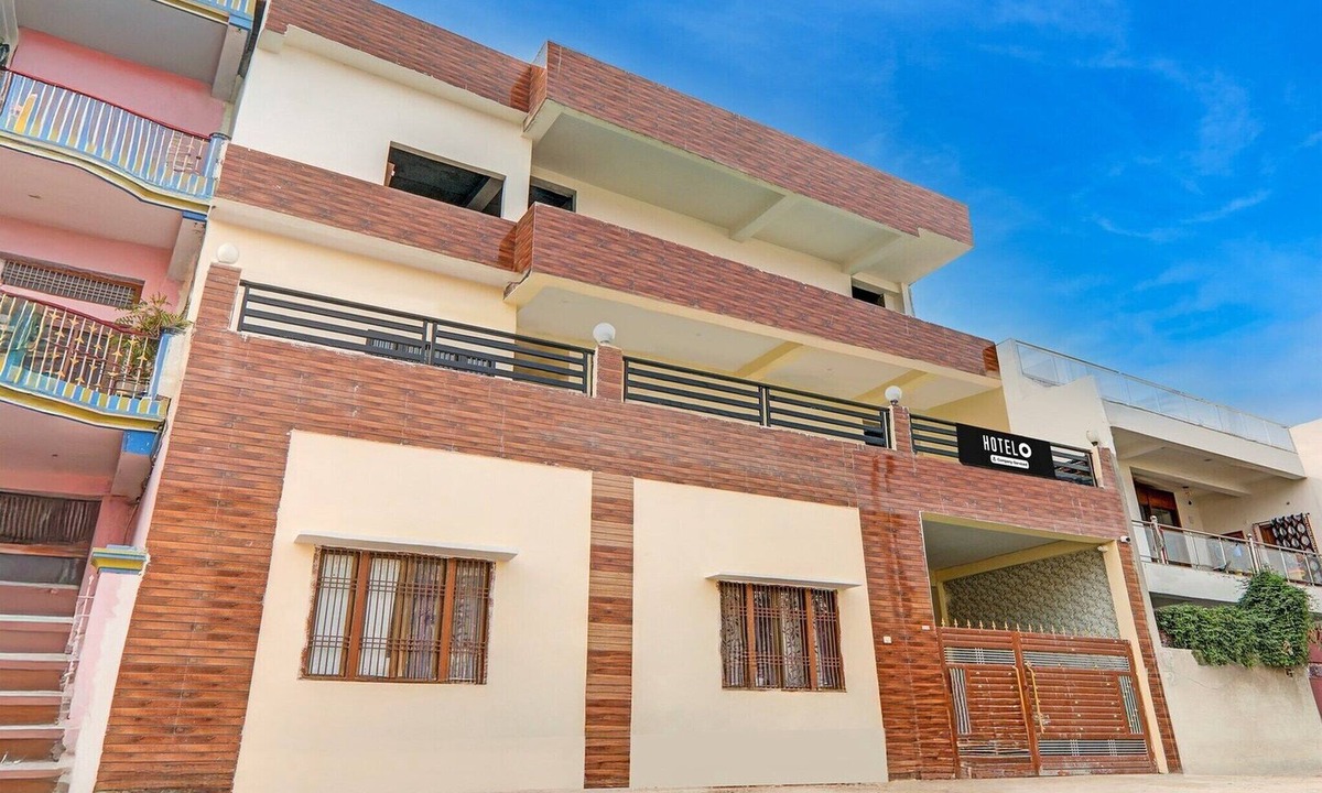 Varanasi House | Super Hotel O Sudhirpur