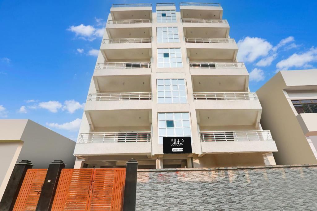 Varanasi Hotel | Super OYO Collection O Chitaipur IIT BHU Campus Varanasi