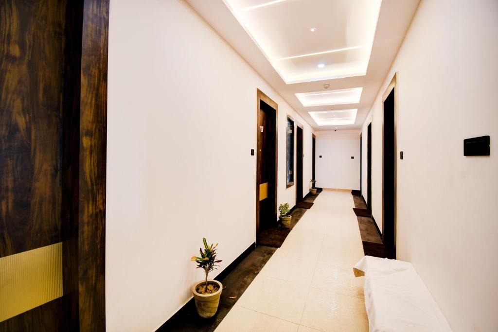 Kanpur Hotel | Super OYO Townhouse Oak Ratanpur Panki