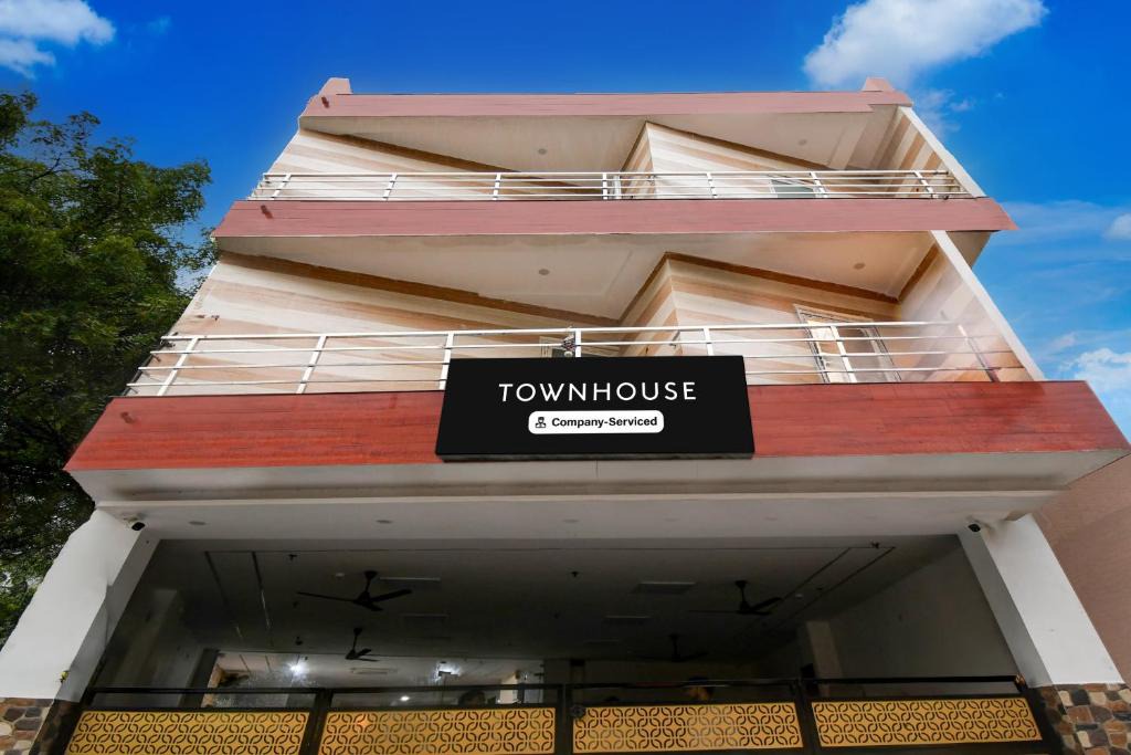 Gomti Nagar Hotel | Super Townhouse Gomti Nagar Station Formerly Budget In