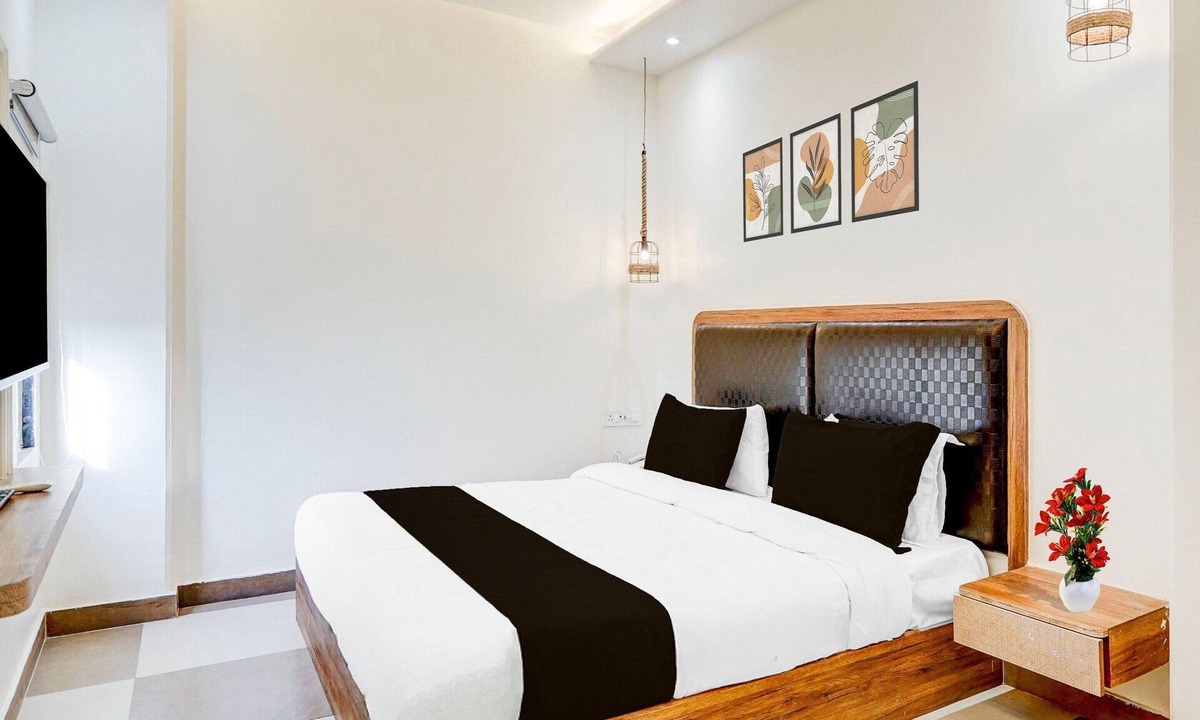 Warangal House | Super Townhouse Oak Garden