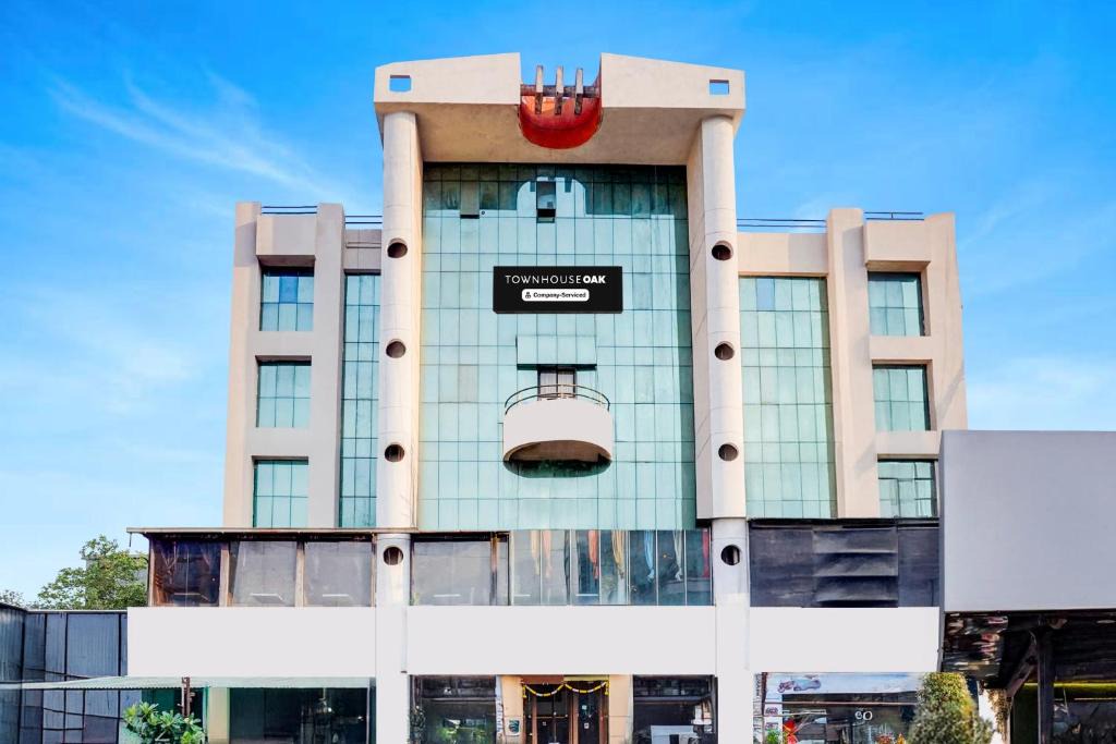 Clover Park Hotel | Super Townhouse Oak Viman Nagar Downtown Formerly Hotel Cilantro