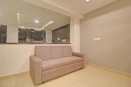 Gachibowli Hotel | Super Townhouse Whiteridge Gachibowli Near AIG Hospital