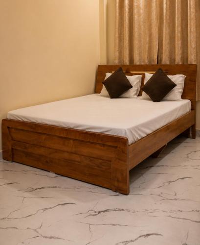 Pimpri Colony Hotel | Thaanya Guest Rooms