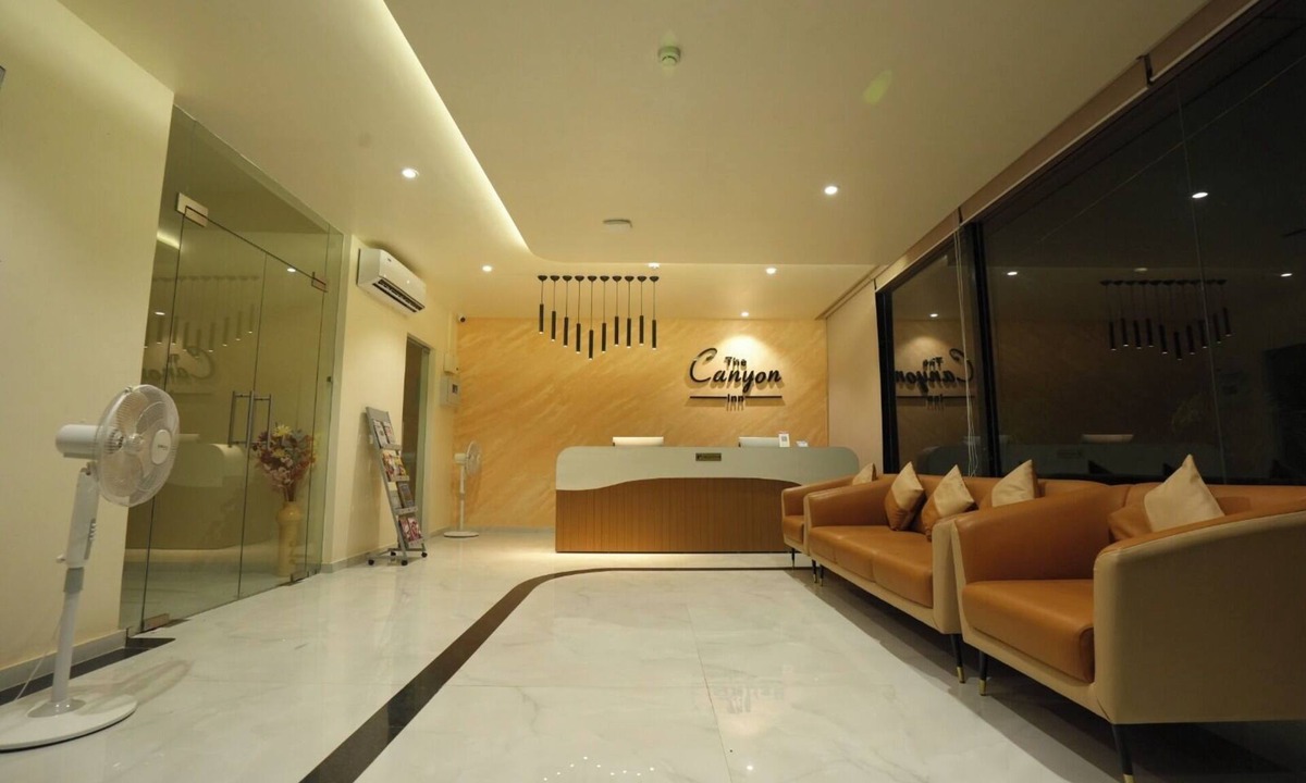 Bhuj Hotel | The Canyon Inn