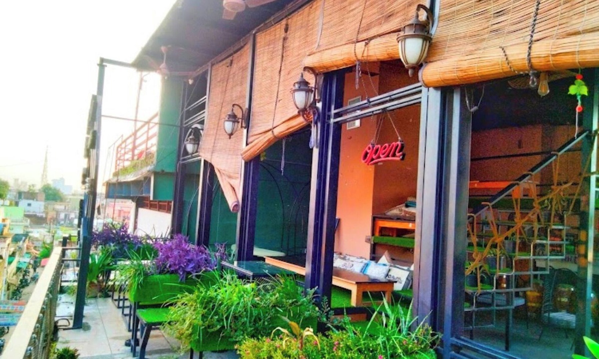 Rishikesh Hotel | The Clock Tower Rooms & Cafe