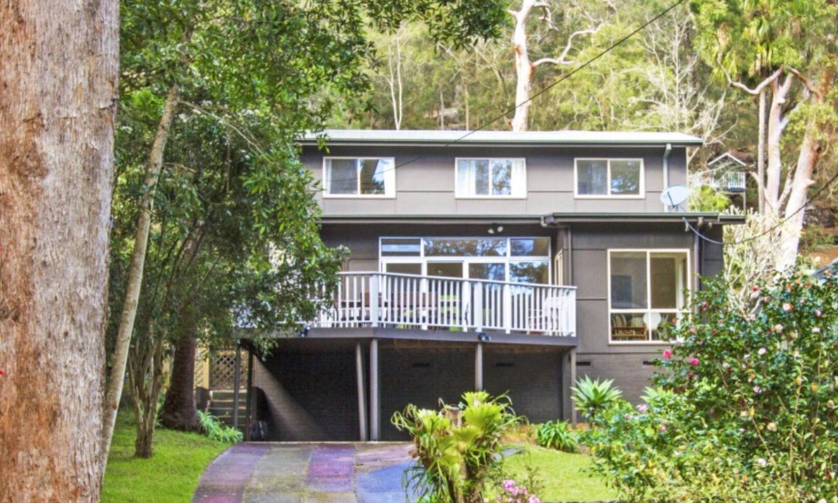 Pearl Beach House | The Deck @ Pearlie by HolidayCo.